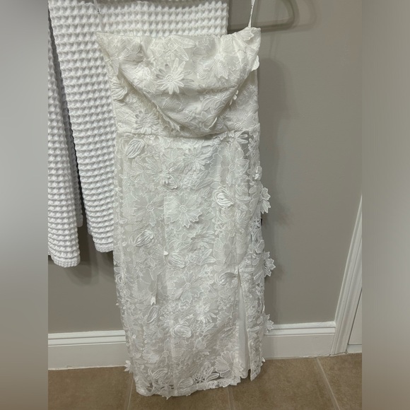 White 3D Floral Embroidered Midi Dress - Picture 7 of 11